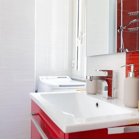Deluxe 300mt To Metrob, 3 Bdrm-panoramic View Ac بيت للعطل